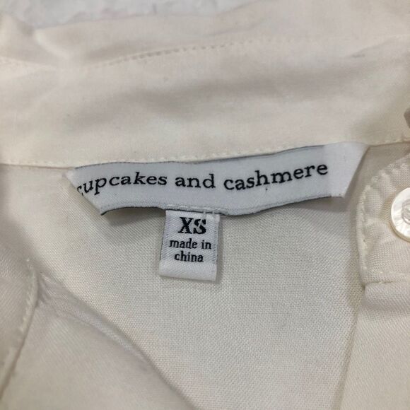 Cupcakes & Cashmeres Kimberly Embroidered Rose - Picture 8 of 11